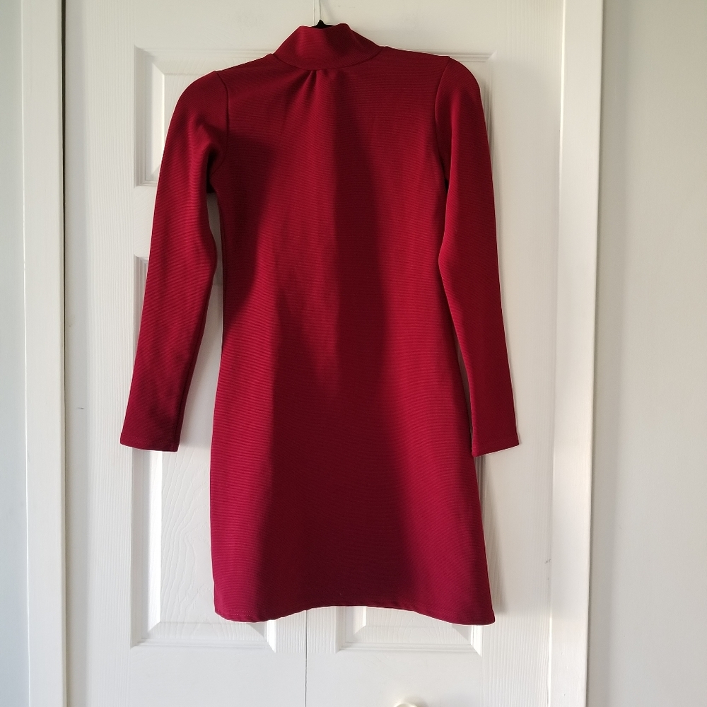 💃 DEEP RED DRESS